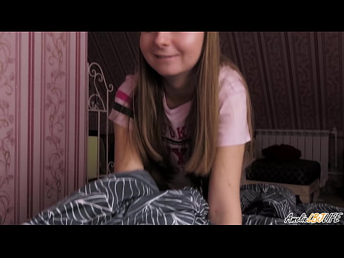 ❤️ Blondie waxay si qoto dheer u nuugtaa BFF's waxayna ku dhufanaysaa afkeeda ️ Galmo ❌️